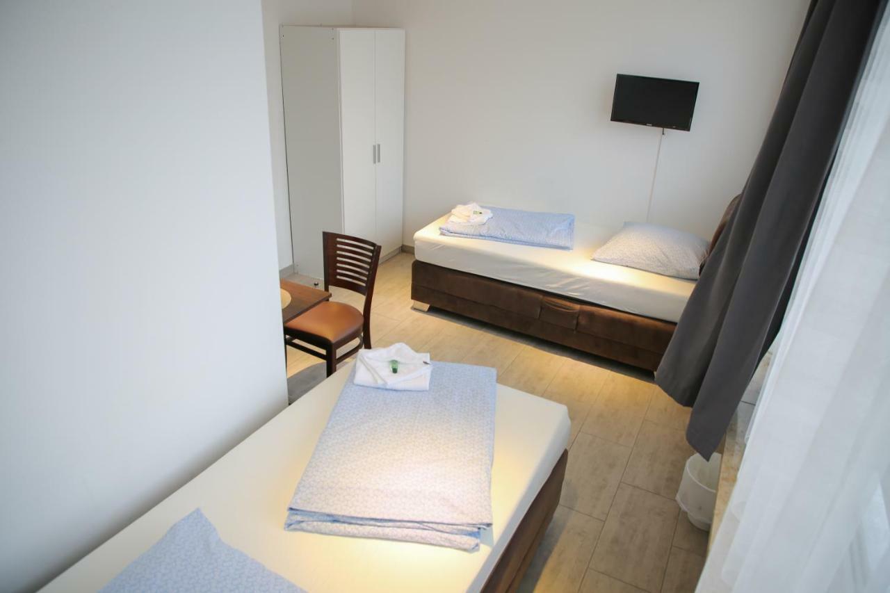 Franken Motel เฟือร์ท ภายนอก รูปภาพ