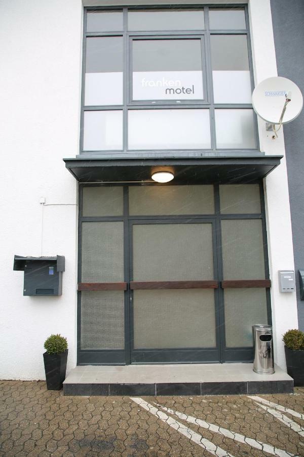 Franken Motel เฟือร์ท ภายนอก รูปภาพ